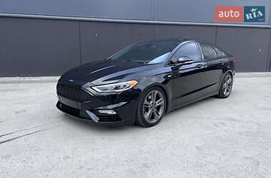 Седан Ford Fusion 2016 в 