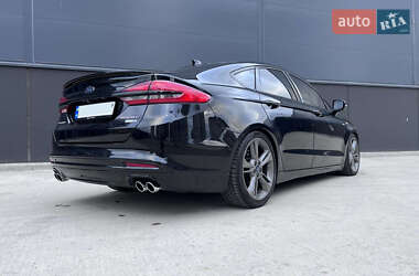 Седан Ford Fusion 2016 в 