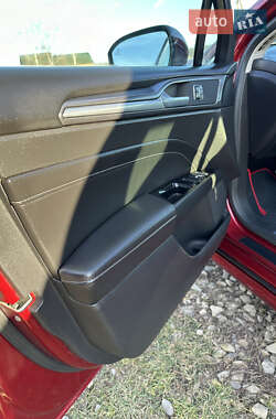 Седан Ford Fusion 2014 в 