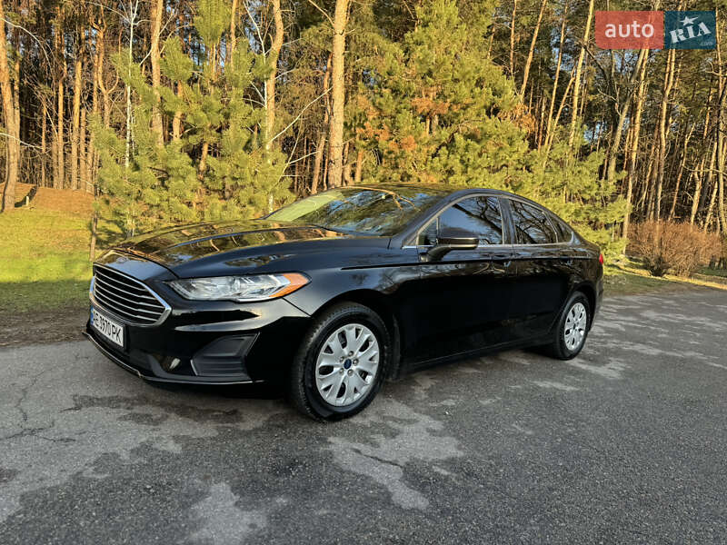 Седан Ford Fusion 2019 в Дніпрі