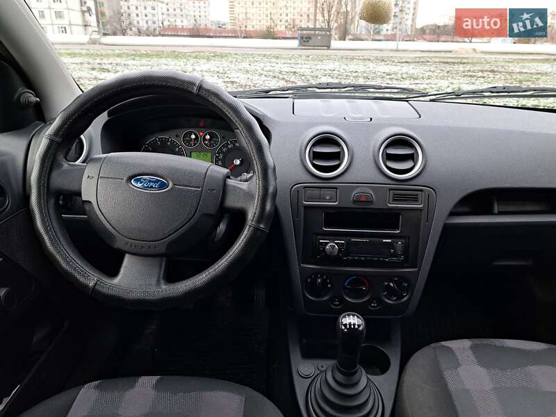 Хэтчбек Ford Fusion 2009 в Нетешине