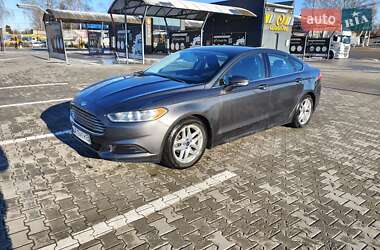 Седан Ford Fusion 2016 в Чернівцях