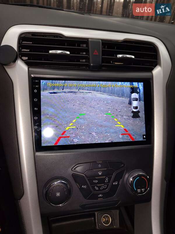 Седан Ford Fusion 2013 в Краснограді