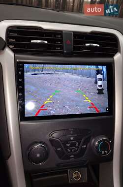 Седан Ford Fusion 2013 в 