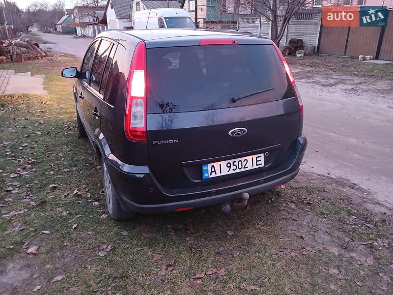 Хэтчбек Ford Fusion 2006 в Боровой