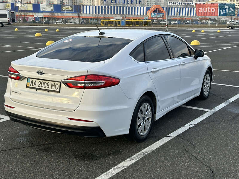 Седан Ford Fusion 2019 в Киеве