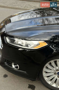 Седан Ford Fusion 2016 в 