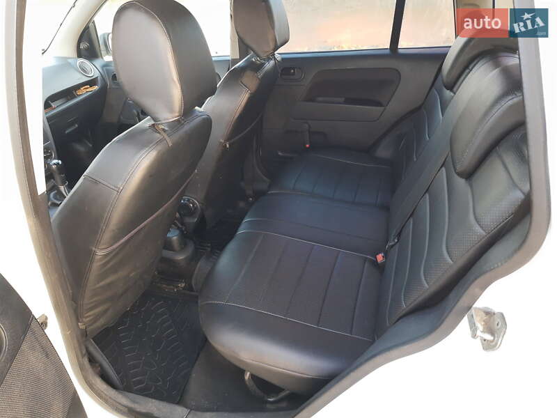 Хэтчбек Ford Fusion 2007 в Александровке