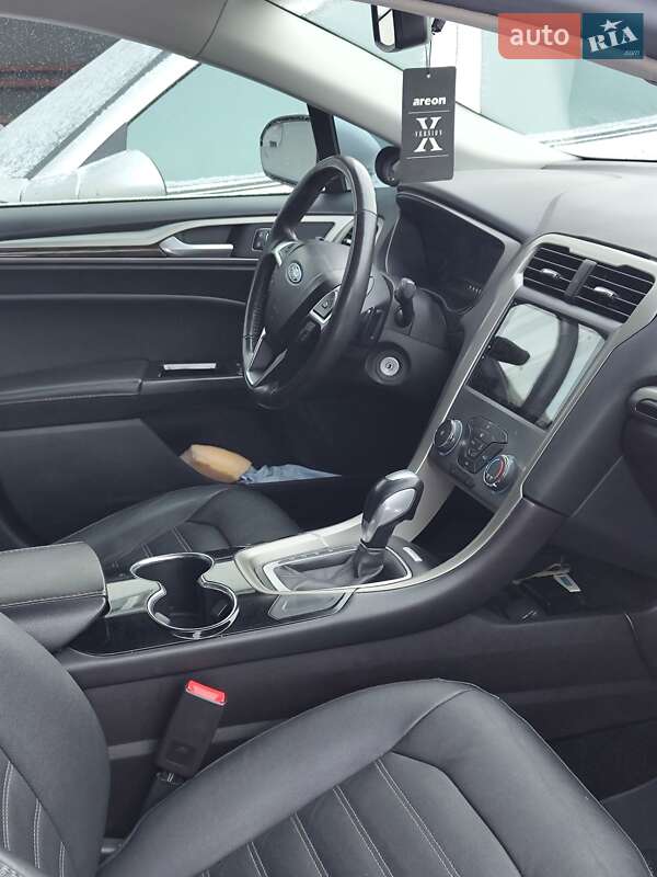 Седан Ford Fusion 2015 в Тернополе