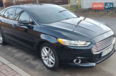 Седан Ford Fusion 2014 в Олександрії