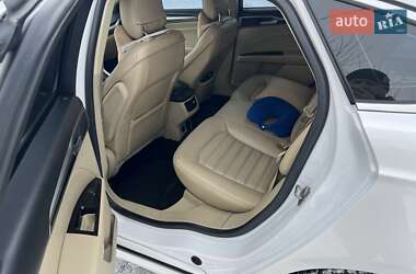 Седан Ford Fusion 2012 в 