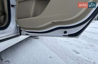 Седан Ford Fusion 2012 в 
