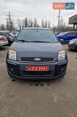 Хэтчбек Ford Fusion 2006 в 