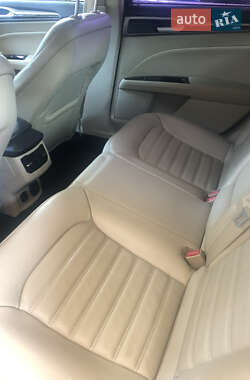 Седан Ford Fusion 2014 в 