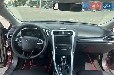 Седан Ford Fusion 2013 в 