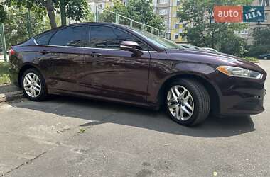 Седан Ford Fusion 2013 в 