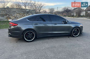 Седан Ford Fusion 2015 в Одесі