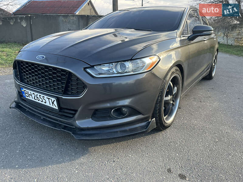 Седан Ford Fusion 2015 в Одесі