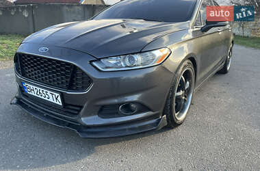 Седан Ford Fusion 2015 в Одесі