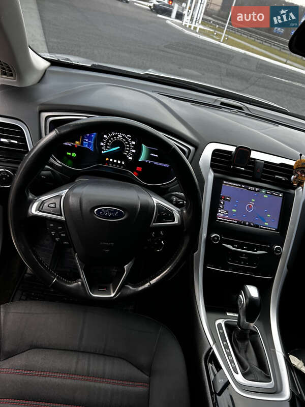 Седан Ford Fusion 2012 в Обухове