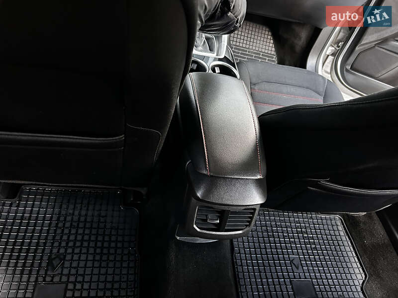 Седан Ford Fusion 2012 в Обухове