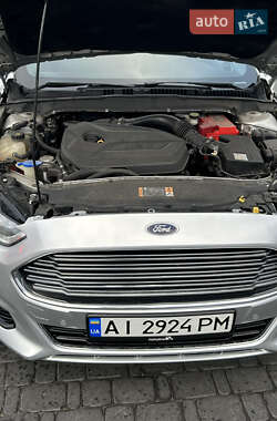Седан Ford Fusion 2012 в 