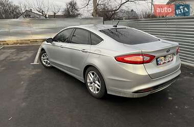 Седан Ford Fusion 2013 в Рівному