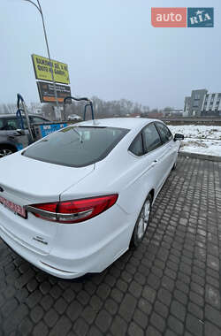 Седан Ford Fusion 2019 в 