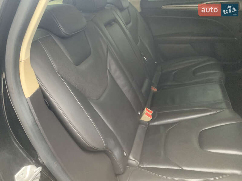 Седан Ford Fusion 2014 в Львове