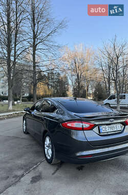 Седан Ford Fusion 2015 в Кицмани