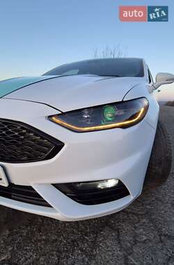 Седан Ford Fusion 2019 в 