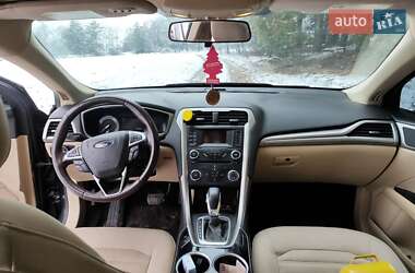 Седан Ford Fusion 2012 в 