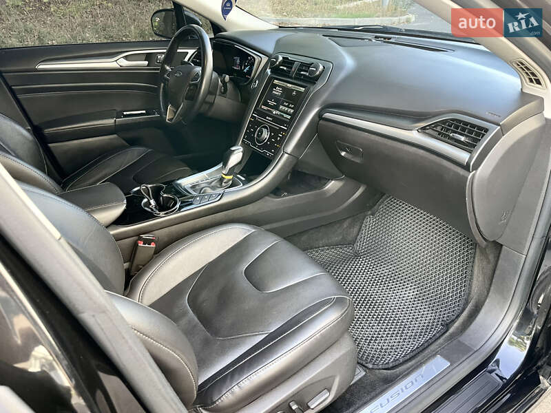 Седан Ford Fusion 2015 в Виннице