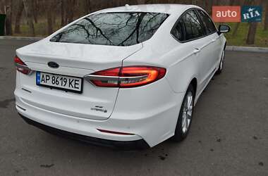 Седан Ford Fusion 2018 в 