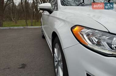 Седан Ford Fusion 2018 в 