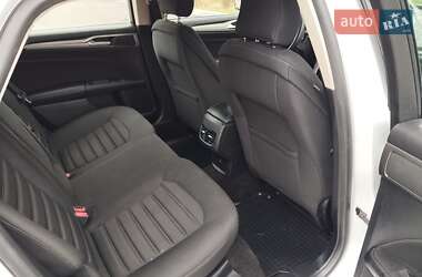 Седан Ford Fusion 2018 в 