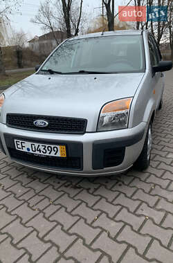 Хэтчбек Ford Fusion 2005 в Миргороде