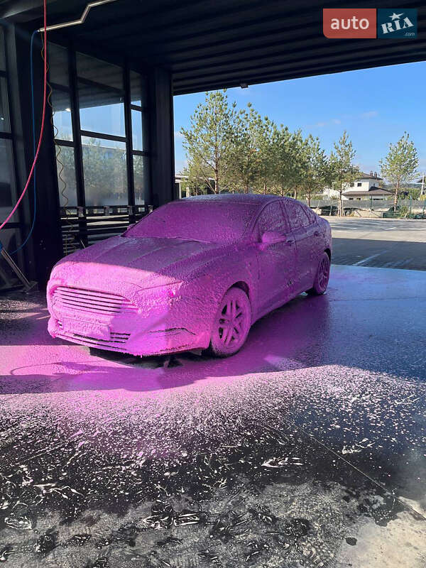 Седан Ford Fusion 2014 в Рівному