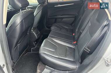 Седан Ford Fusion 2016 в 