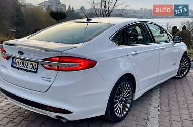 Седан Ford Fusion 2016 в 
