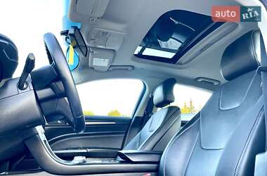 Седан Ford Fusion 2016 в 