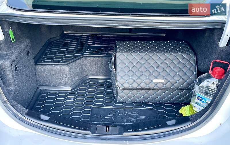 Седан Ford Fusion 2016 в Тернополе