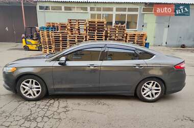 Седан Ford Fusion 2015 в 