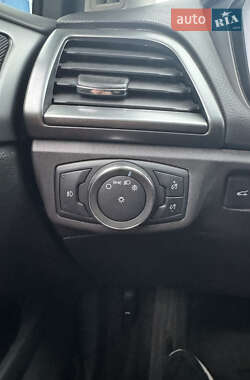 Седан Ford Fusion 2015 в 