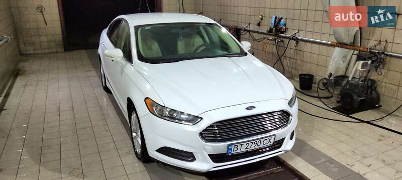 Седан Ford Fusion 2014 в 