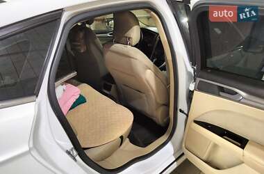 Седан Ford Fusion 2014 в 