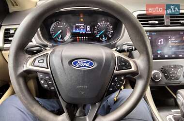 Седан Ford Fusion 2014 в 