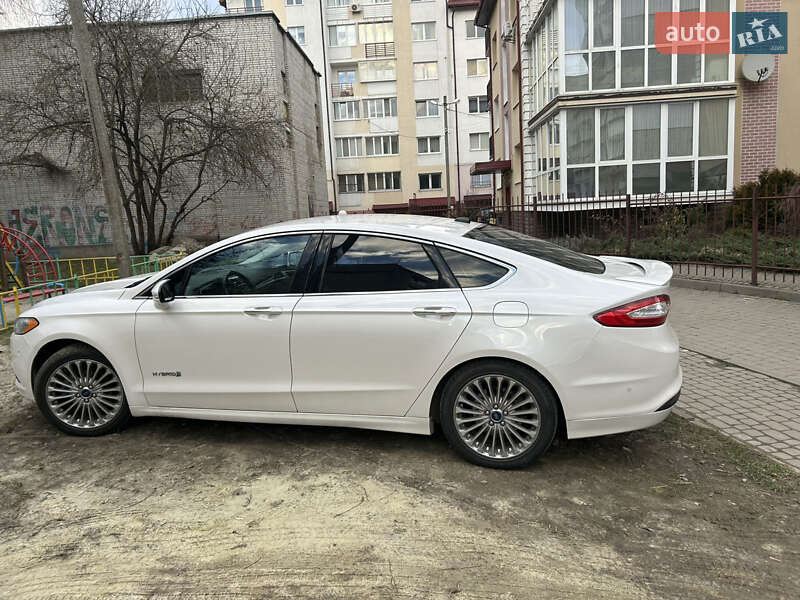 Седан Ford Fusion 2014 в Львове