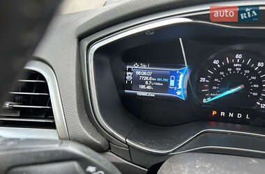 Седан Ford Fusion 2014 в 