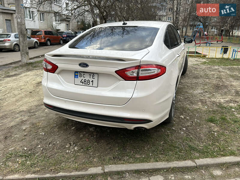 Седан Ford Fusion 2014 в Львове